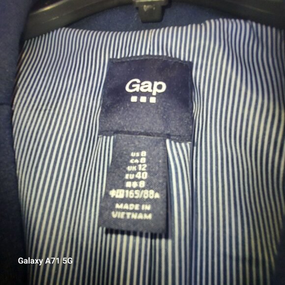 Gap Size 8 Blue Blazer Lined 1 Front Button 3 Front Pockets One Button on Sleeve - Picture 3 of 7